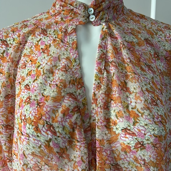 Bishop + Young Keyholes Blouse - Picture 10 of 13